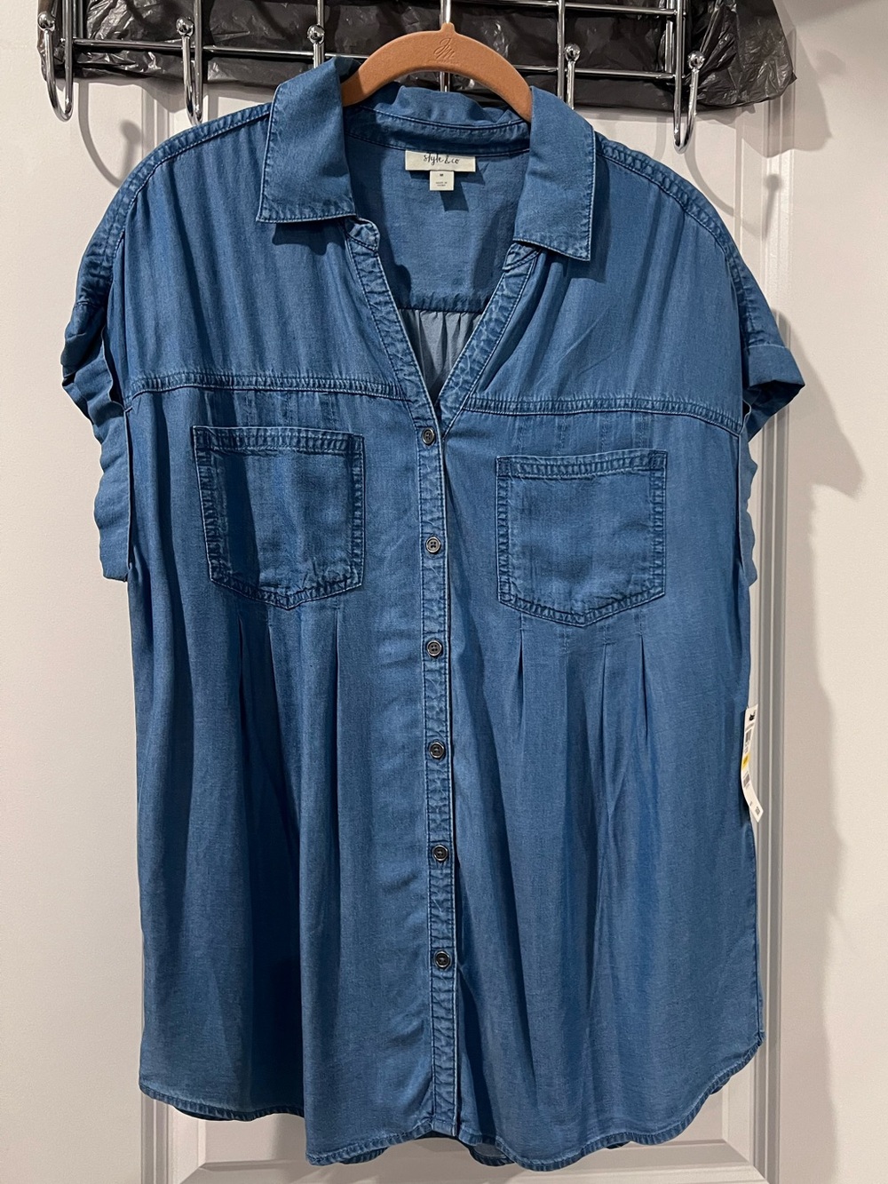 Style & Co. Blue Denim Button-Up Short Sleeve Shirt Size M NWT